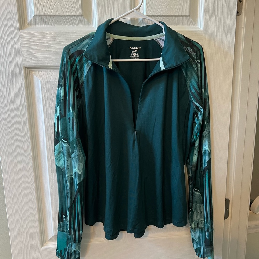Brooks running quarterzip